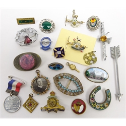  Continental micro mosaic horseshoe brooch, enamel & gilt metal Westminster Abbey brooch, pewter & cabochon brooch, Edwardian gold plated portrait pendant, Royal Artillery badge, enamel Blood Donor badge, white metal openwork brooch, Sterling Silver butterfly wing brooch, Victorian gold plated pocket watch key & other similar fancy goods   