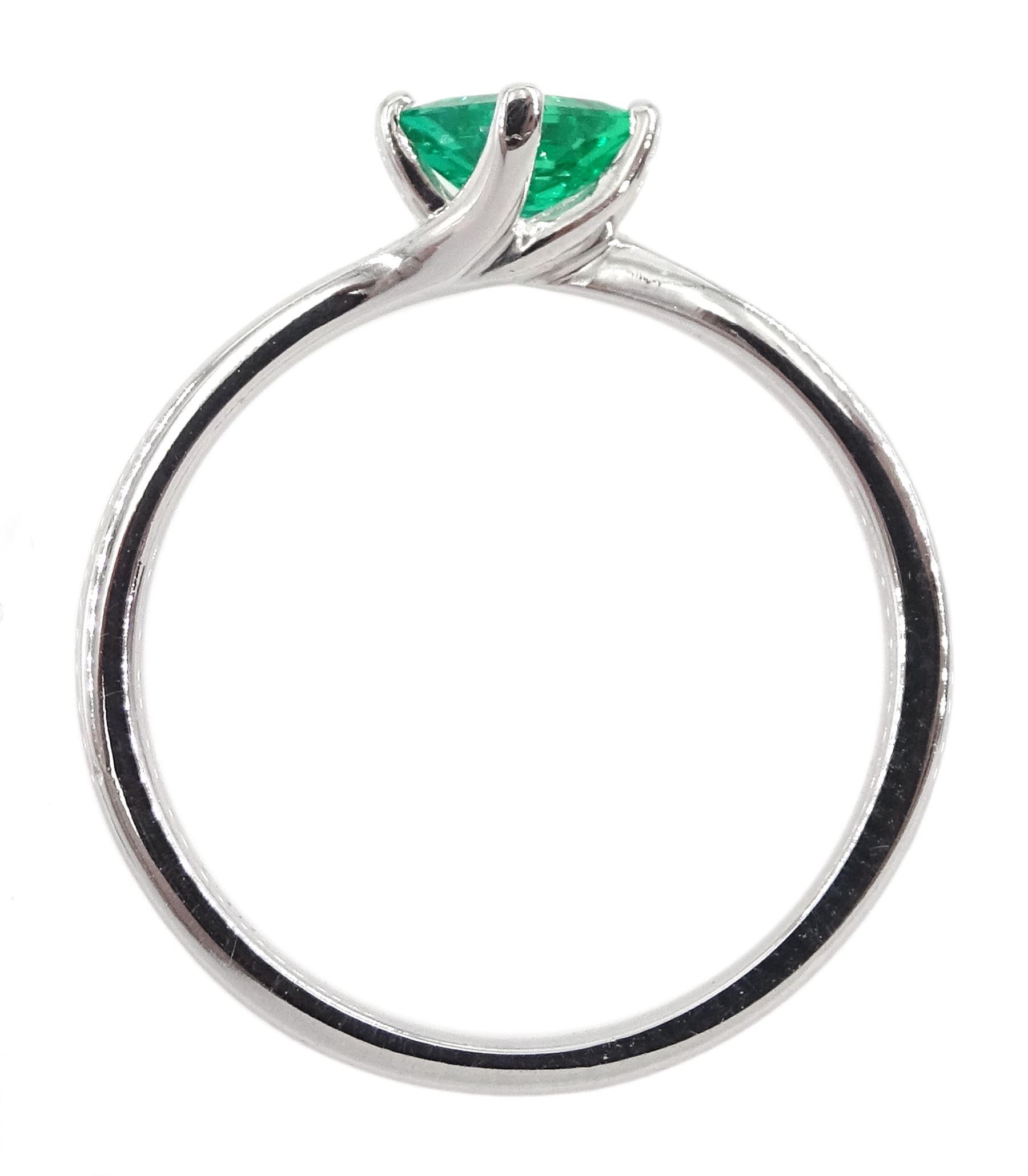 18ct white gold square cut emerald ring, stamped 750