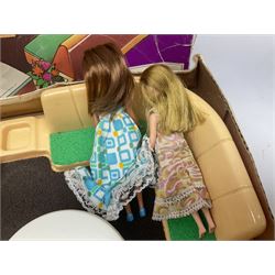 Palitoy Pippa's Apartment with split-level lounge-kitchen, bedroom and bathroom and two dolls: boxed