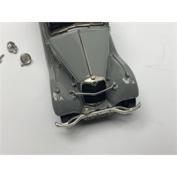 Eight Lansdowne Models 1:43 scale models - 1963 Singer Gazelle, 1958 Hillman Jubilee Minx, 1956 Austin A90, 1952 Singer SM 1500, 1957 Hillman Minx Series 1 Estate, 1958 Austin A105, 1936 Riley Adelphi; and 1968 Vauxhall Victor FD Estate; all unboxed (8)