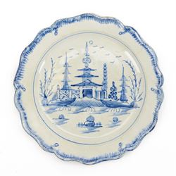 Near pair of late 18th century blue and white Pearlware plates, possibly Liverpool, D20cm