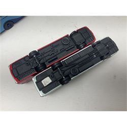 Corgi - twenty-three modern die-cast models of buses and coaches to include 35301, 35303, 35305 and 91916; mostly loose but nine boxed 