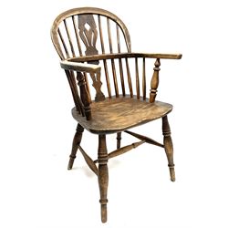 19th century elm low back Windsor armchair, shaped and pierced splat, turned supports joined by ‘H’ stretcher 