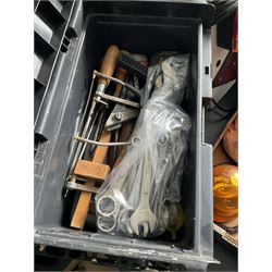 Step up toolbox, work mate, Auto-Motive tool kit with tools - THIS LOT IS TO BE COLLECTED BY APPOINTMENT FROM DUGGLEBY STORAGE, GREAT HILL, EASTFIELD, SCARBOROUGH, YO11 3TX