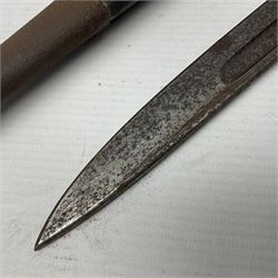 WWI Remington Pattern 1913 bayonet, the 43cm fullered blade with various marks to the ricasso including date code 11 16; in leather covered scabbard with various stamps including JWB 17 L58cm overall; and a French Model 1866 sabre bayonet (no scabbard)