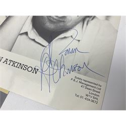 Collection of autographs, to include Mia Farrow, Rowan Atkinson, Tom Kite, Corey Pavin, Craig Stadler, Vladimir Ashkenazy etc 