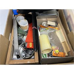 '00' gauge - Hornby Thomas the Tank Engine 0-6-0 locomotive No.1, boxed; electric turntable; various trackside accessories and spare parts; and six Marshall and other power controllers.