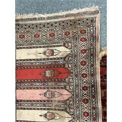 Persian style red ground rug, central medallion (232cm x 148cm) and a runner (322cm x 78cm)