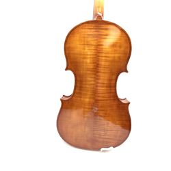 Modern viola with 40cm two-piece maple back and ribs and spruce top 66cm overall
