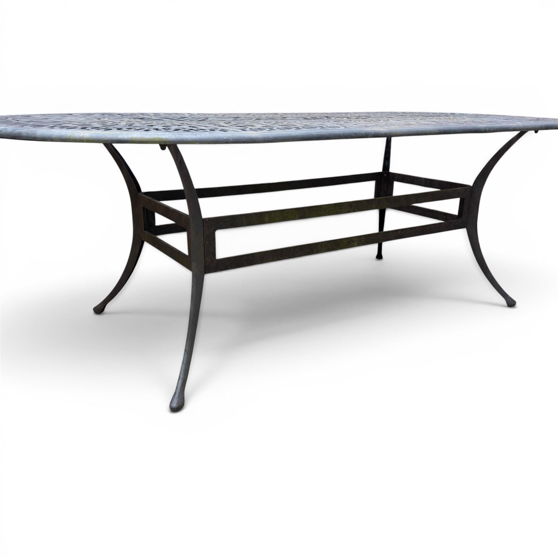 Painted aluminium rectangular garden table and five chairs, with loose seat cushions