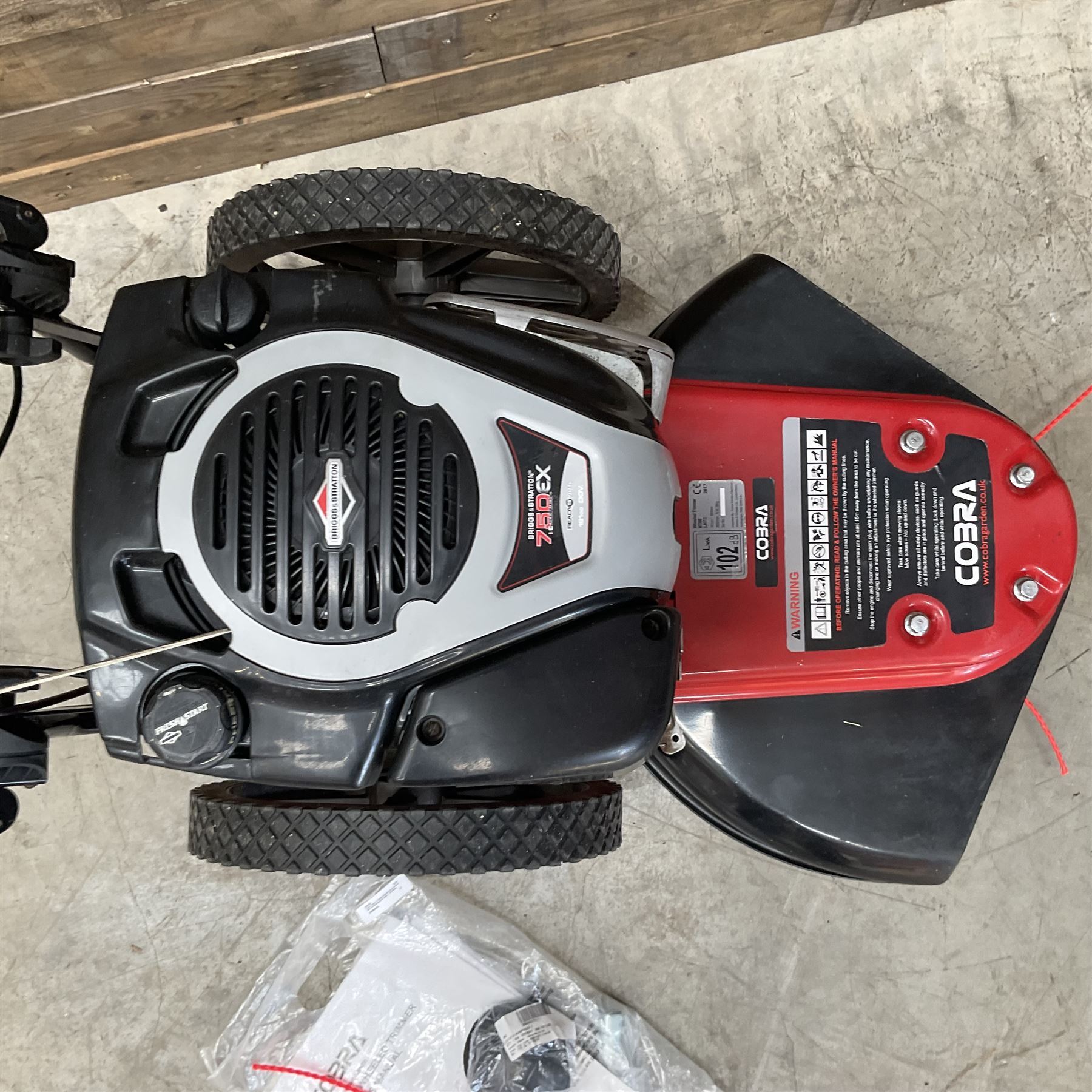Cobra Briggs & Stratton WT56B wheeled trimmer