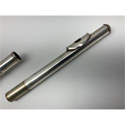 Boosey & Hawkes London Regent three-piece flute, serial no.345447; in B&H Bandhite hard carrying case; and Deg Music Company Inc. USA Claudel Model three-piece flute, serial no.491718, in hard carrying case (2)