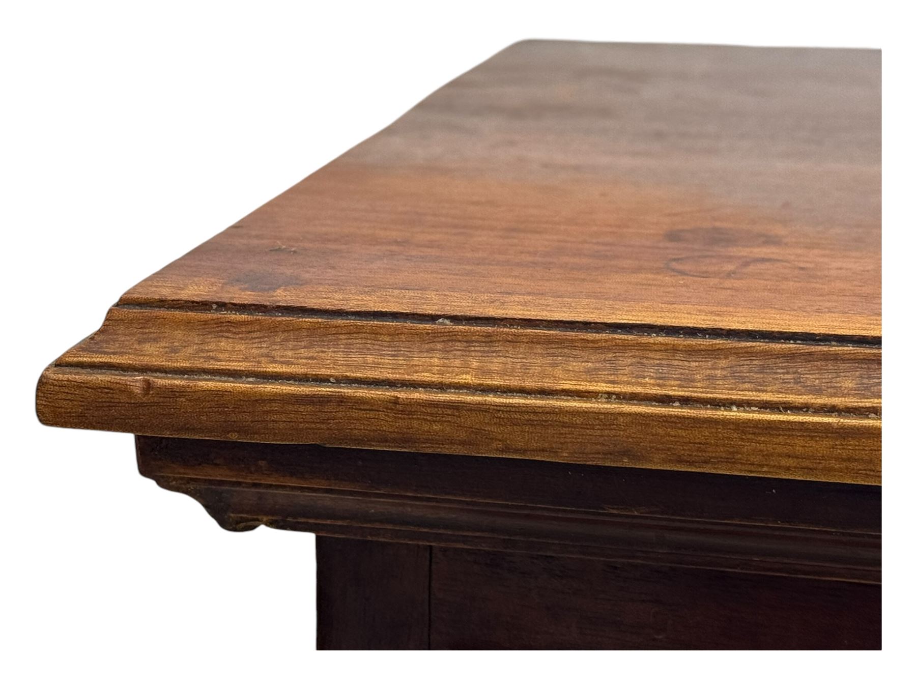 Georgian design mahogany chest, fitted with six drawers, on ogee bracket feet