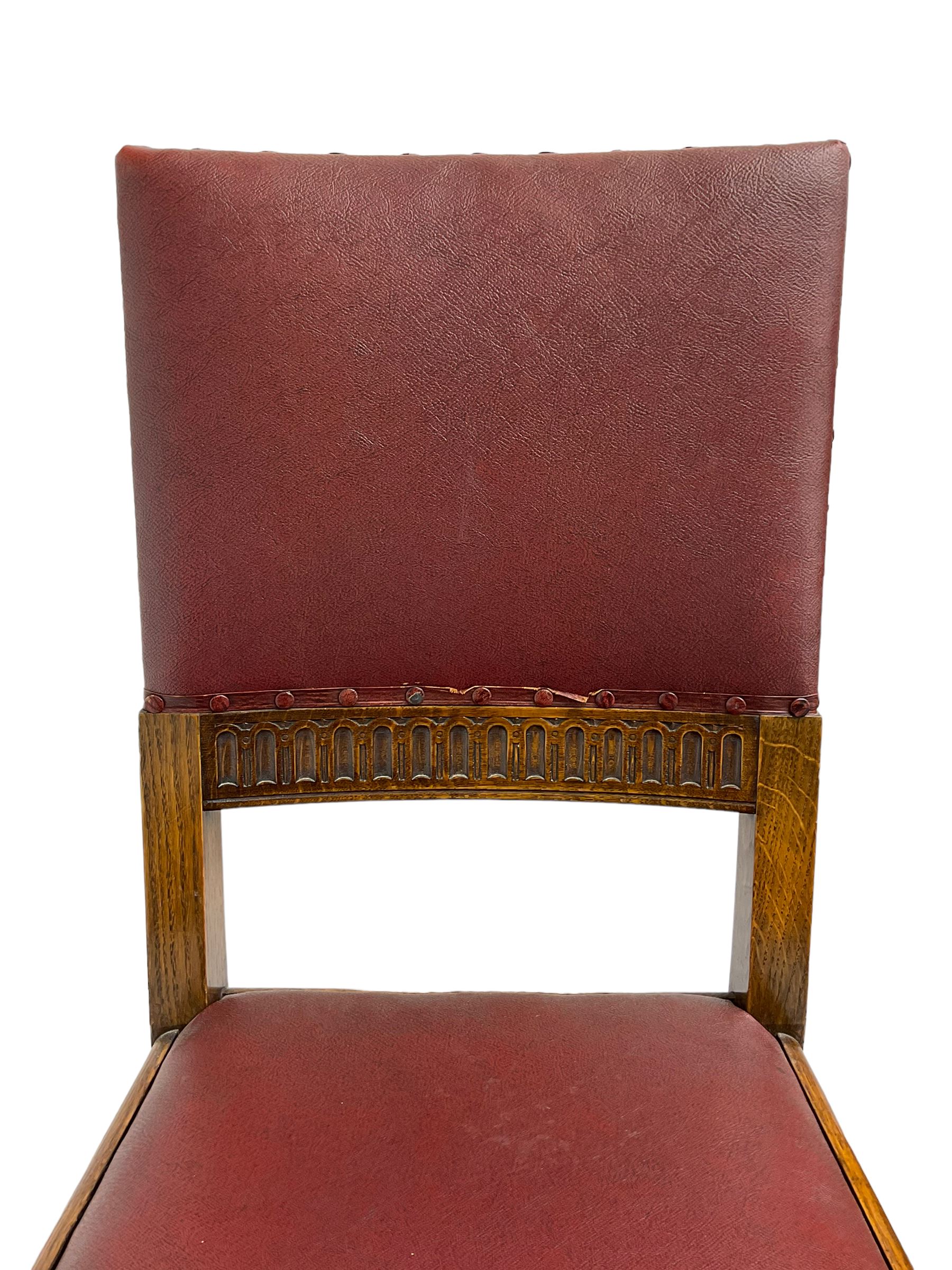Mid-20th century set seven (6+1) oak barley twist dining chairs, upholstered back and drop in seat, on spiral turned front supports joined by H-shaped stretchers