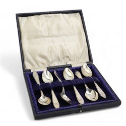 Set of six engraved silver tea spoons Bi