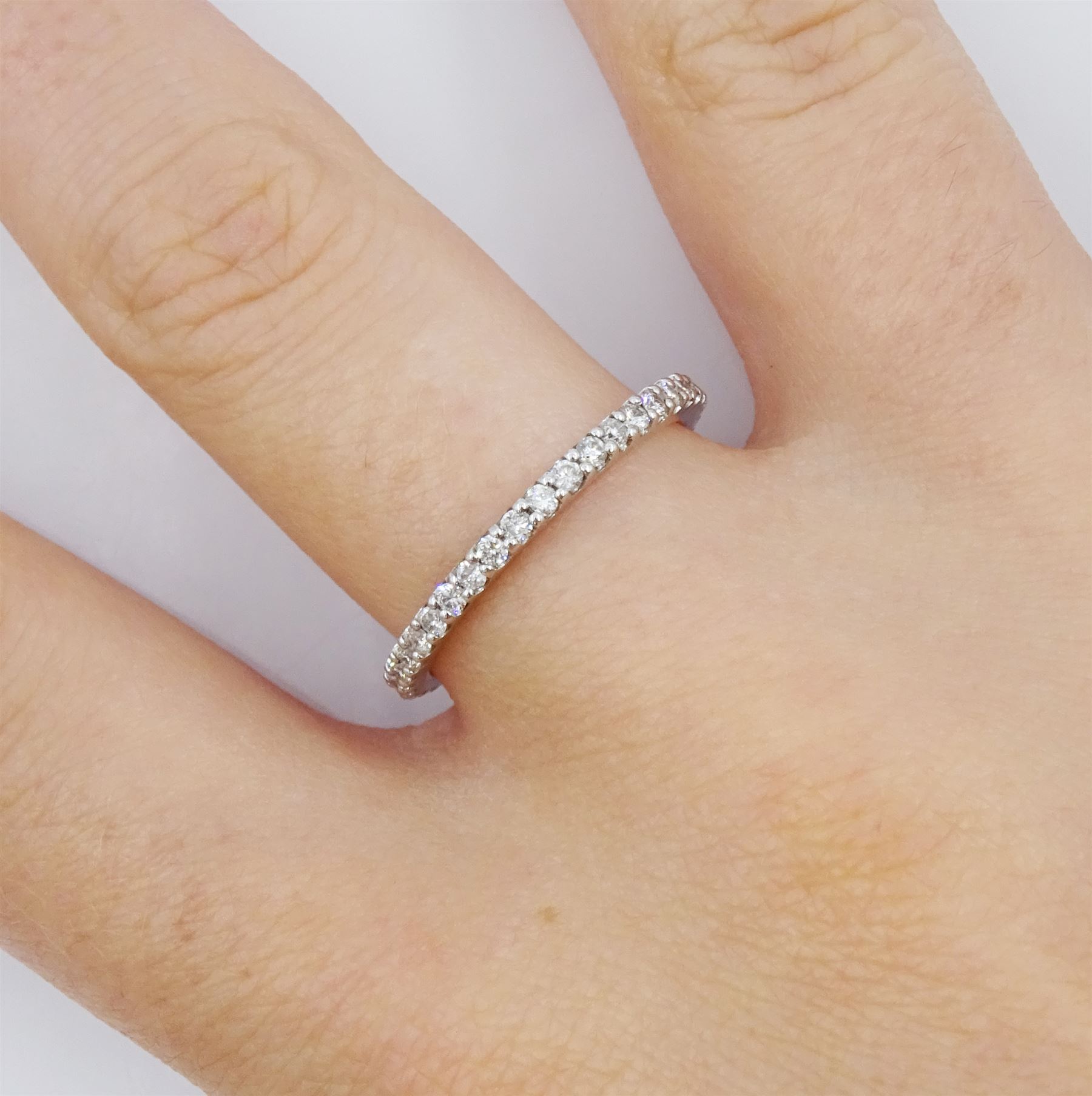 18ct white gold round brilliant cut diamond full eternity ring, stamped 750, total diamond weight approx 0.50 carat