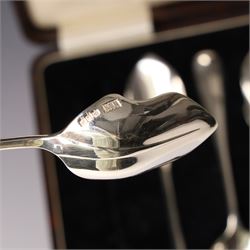 Set of six silver grapefruit spoons with shaped rat tail bowls, cased Birmingham 1928 Maker Brook & Son