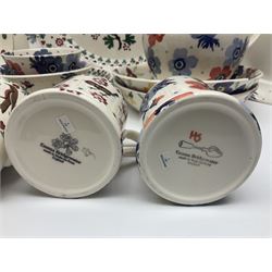 Emma Bridgewater ceramics, to include Christmas Joy Robin pattern meat platter, serving plate, bowl and two mugs, Anenome pattern jug, dinner plate, mug and three bowls, polka dot pasta bowl and two Wallflower pattern pasta bowls, largest D33.5cm