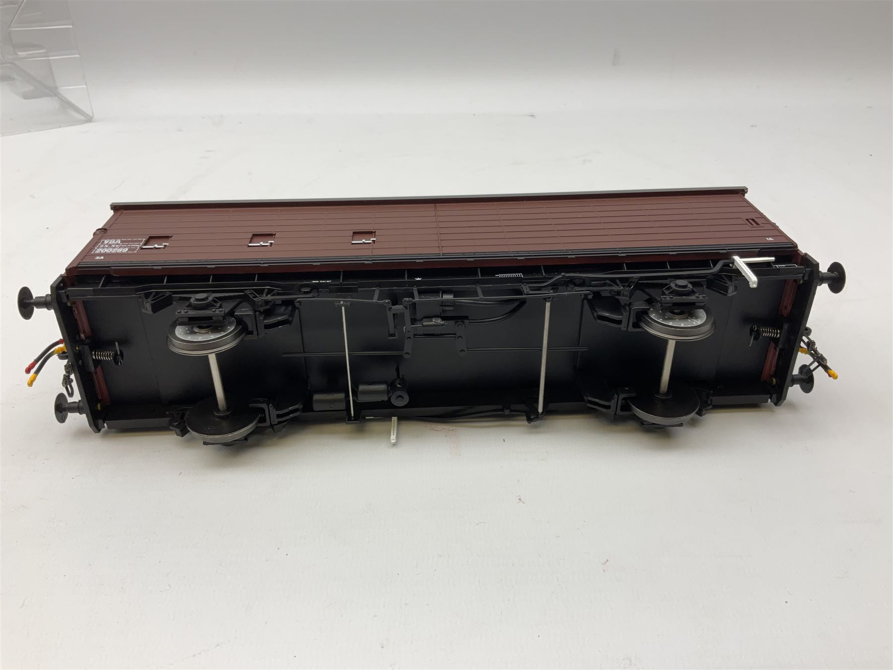 Heljan '0' gauge - Mobil Charringtons red fuel oil Tank no. 1005 and a Railfreight VAA Van in later Bauxite (2)