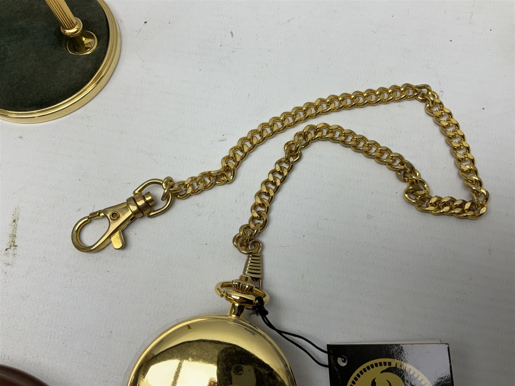 Franklin Mint John Wayne commemorative pocket watch with chain under glass dome, with certificate