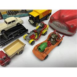 Quantity of model cars to include Atcomi radio control Ford Sierra XR4i, Maisto 1:18 scale Volkswagen Export Sedan, Corgi Tom & Jerry cars, Lledo, Dinky, Matchbox etc, boxed and loose 