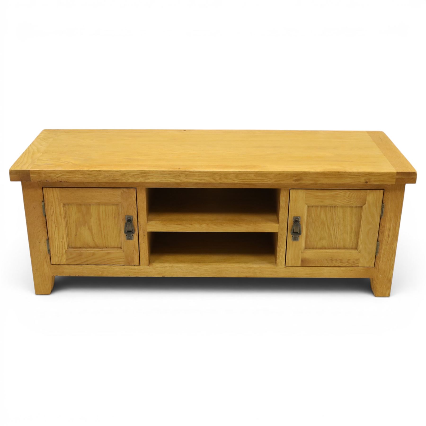 Contemporary oak TV stand, with two open recesses with back apertures for wires, flanked by cupboards 