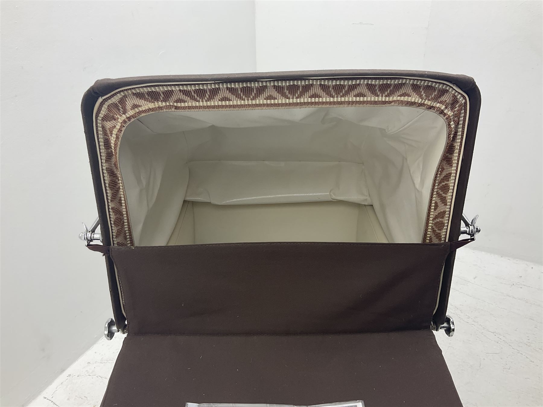 Marmet coach built 1964 pram, with detachable body, brown coachwork and hood, L118cm, H113cm