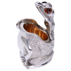 Modern silver three piece novelty cruet set, comprising salt, pepper and mustard, modelled as seated toads with textured backs and inset glass eyes,  hallmarked William Comyns & Sons Ltd, London 1967, H5cm