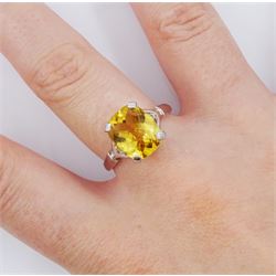 9ct white gold citrine ring, hallmarked, principal citrine approx 2.70 carat