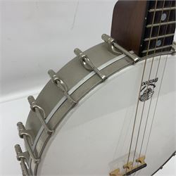 Deering seventeen-fret tenor banjo with cast metal body, serial no.H275, L79cm overall; in fitted hard carrying case