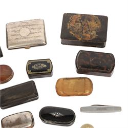 Small collection of snuff boxes, including Victorian papier mache, brass bound agate, pewter snuff box by G. Smith & Sons etc 