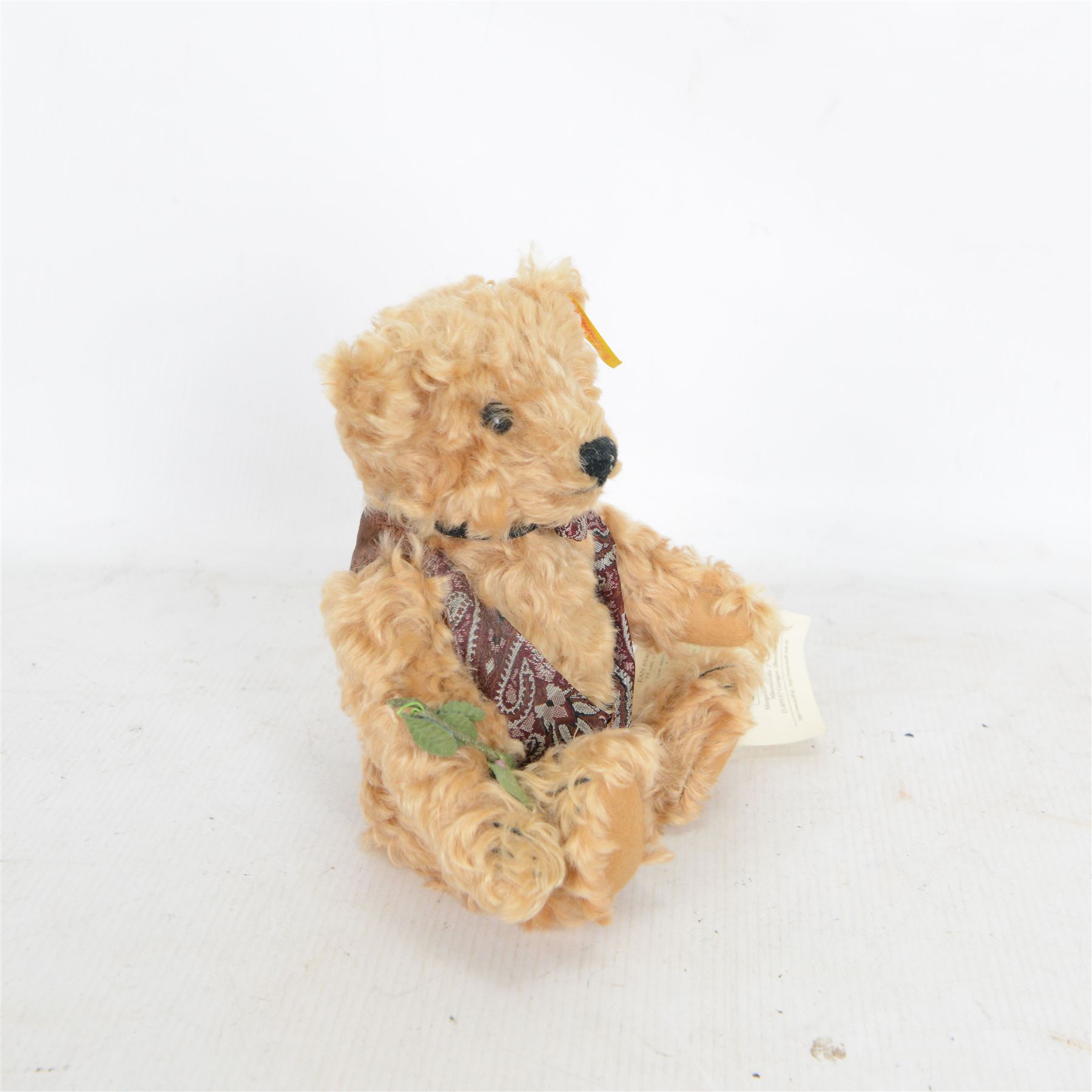 Set of seven Steiff Days of the Week Bears, issued by Danbury Mint, seven jointed bears with stitched noses, all dressed for a different day of the week, with Steiff button in ear and original tags, H24cm