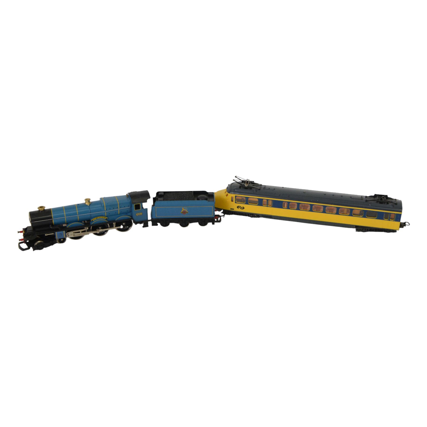 Eight Lima 00 gauge locomotives, including seven electric/diesel examples and one 4-6-0 steam locomotive 'King Charles II' no. 6009, all unboxed