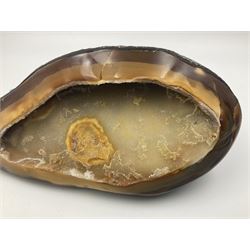 Agate geode, with quartz crystals, in earthy tones, H10cm