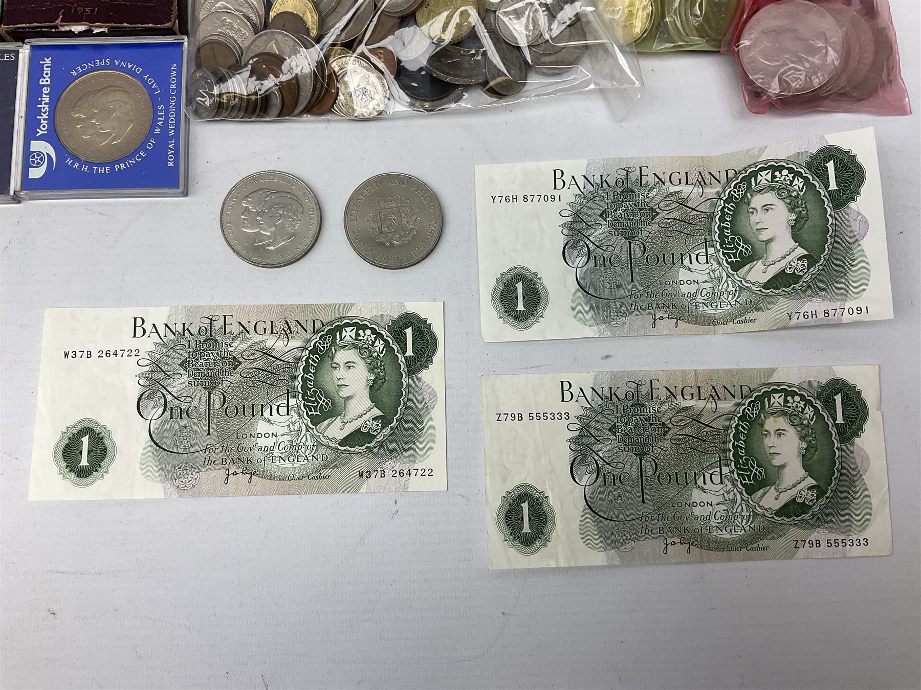 Great British and World coins including Queen Victoria 1887 and 1888 double florins, King George V 1929 halfcrown, King George VI 1951 Festival of Britain crown, commemorative crowns, Queen Elizabeth II 1953 nine coin set in blister pack, 1989 and 1995 two pound coins, various pre-decimal pennies and other coinage