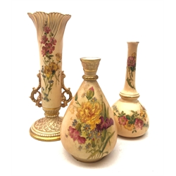  Royal Worcester blush ivory twin handled specimen vase, with lattice foot and hand painted with flowers and heightened with gilt, green printed mark beneath, Rd No 180739, shape 1556, H21.5cm. Together with two further Royal Worcester blush ivory vases, with similar hand painted floral decoration, the tallest example with green printed mark beneath, Rd No 171451, shape 1528, the other with red printed mark beneath, shape 1091.   
