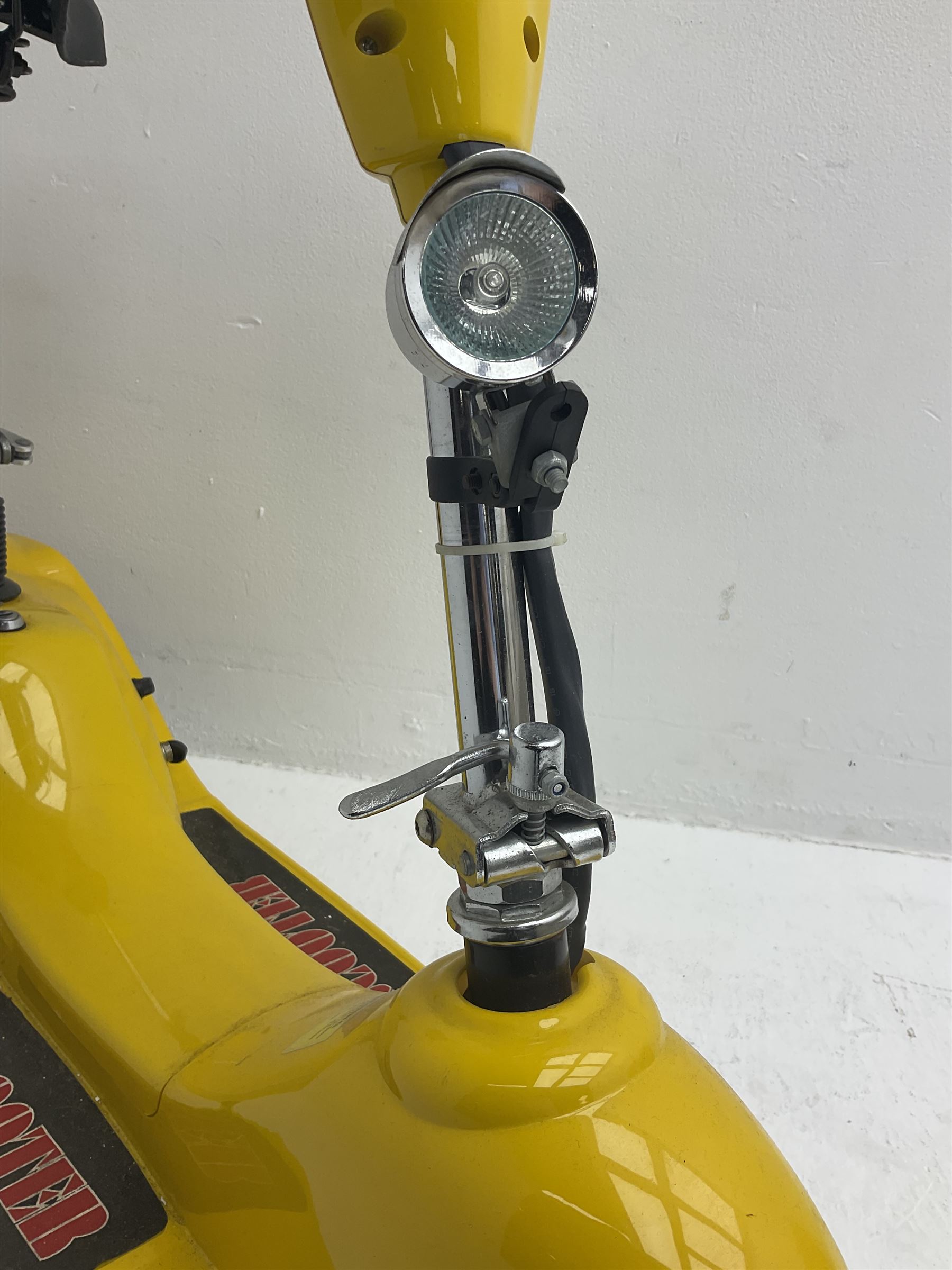 E-Scooter yellow electric 2-wheel scooter with seat and charger L106cm