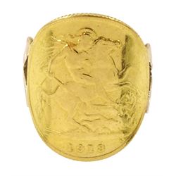 Kind George V 1913 gold half sovereign ring