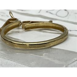 Coins and sets, including Great Britain and Northern Ireland 1970 proof coin collection in card folder, Queen Elizabeth II 2021 'Through the Looking Glass' five pounds, 2021 'Winnie the Pooh' fifty pence, Queen Victoria 1887 halfcrown, King George V 1914 halfcrown, commemorative coins, The Royal Mint Solomon Islands 2003 twenty-five dollars silver proof coin cased with certificate, 9ct gold half sovereign mount etc