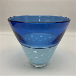 Stuart Akroyd Glass Vase, blue banded top and clear lower section with bubble inclusions, engraved signature and sticker beneath, H15cm
