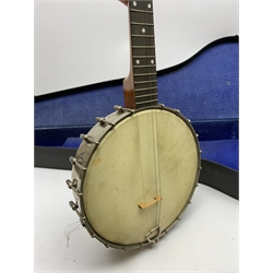  Windsor Popular Model 3 five-string banjo, impressed mark and maker's label and retailer's plaque for 'Leonard Dews 10 Euston Street also 43 Market Street, Blackpool', L89cm, in carrying case  