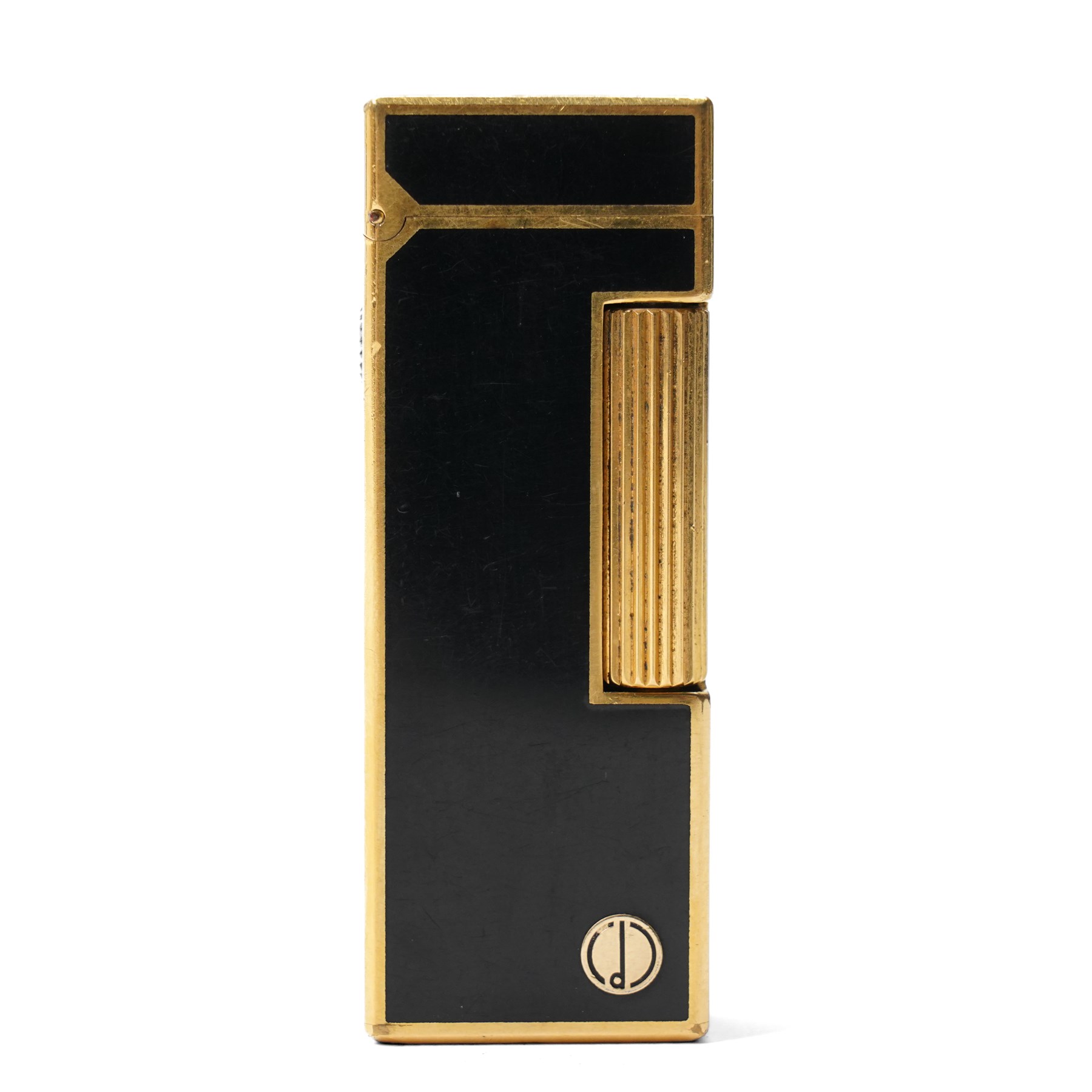 Dunhill - Rollagas lighter, black lacquer and gilt metal, with ribbed thumbpiece, H6.5cm 