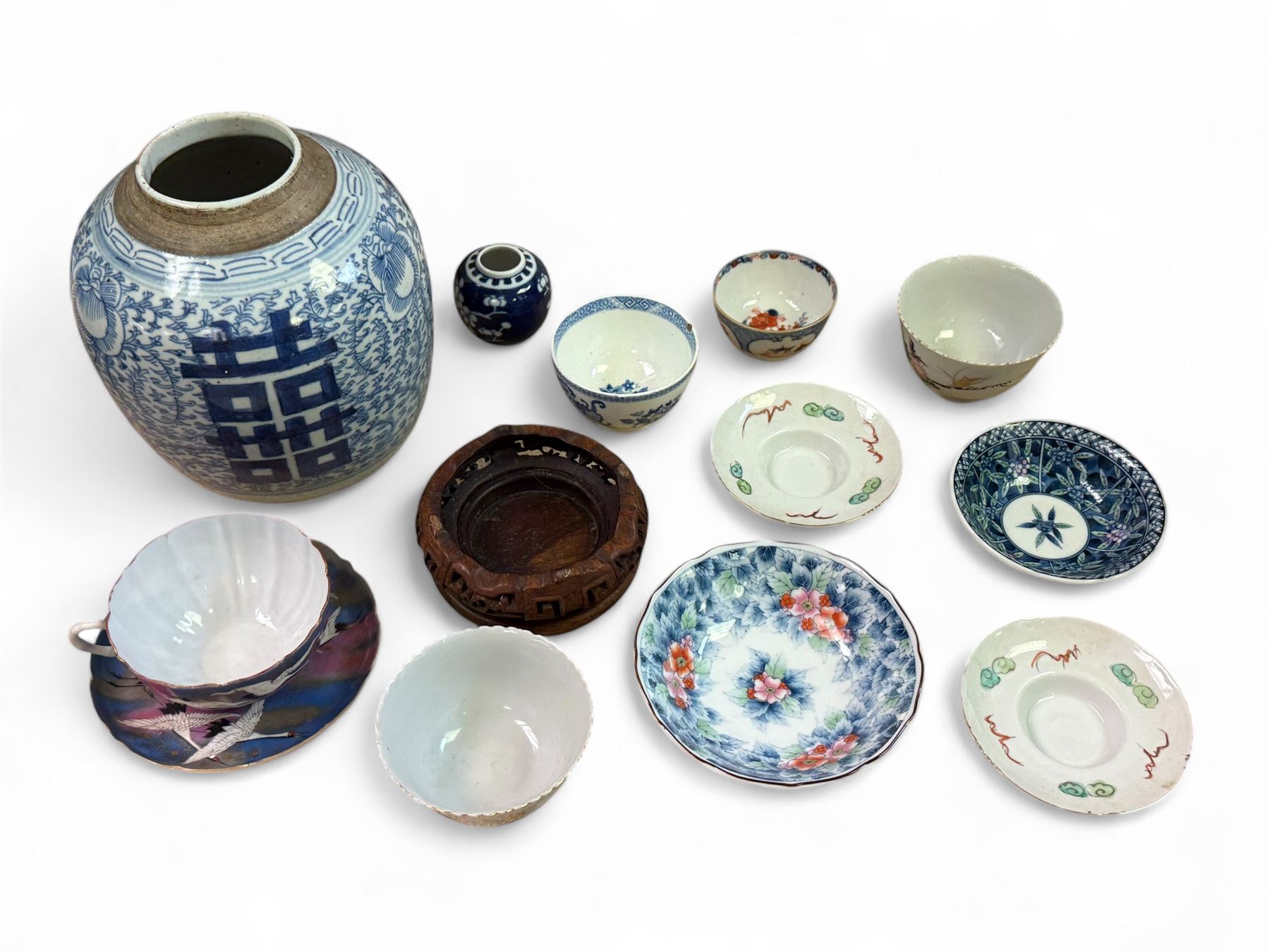 Chinese blue and white ginger jar, together with other Oriental ceramics including teacup and saucer, tea bowls, etc