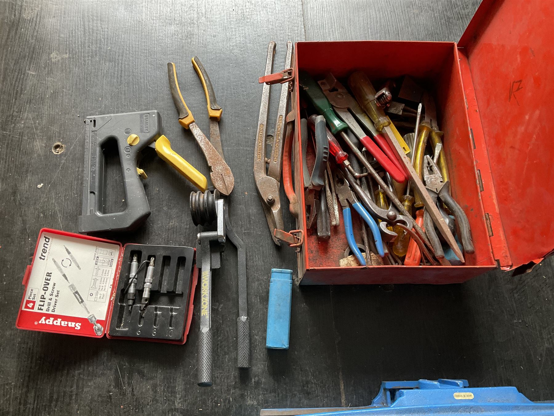 assortment of hand tools, Mitre trimmer - THIS LOT IS TO BE COLLECTED BY APPOINTMENT FROM DUGGLEBY STORAGE, GREAT HILL, EASTFIELD, SCARBOROUGH, YO11 3TX