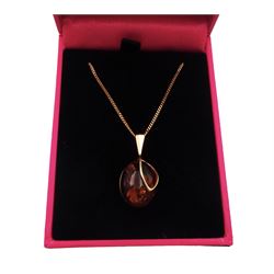 Silver-gilt oval Baltic amber pendant necklace, stamped 925