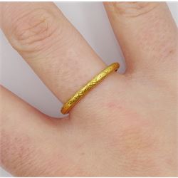 22ct gold wedding band, with engraved decoration, stamped