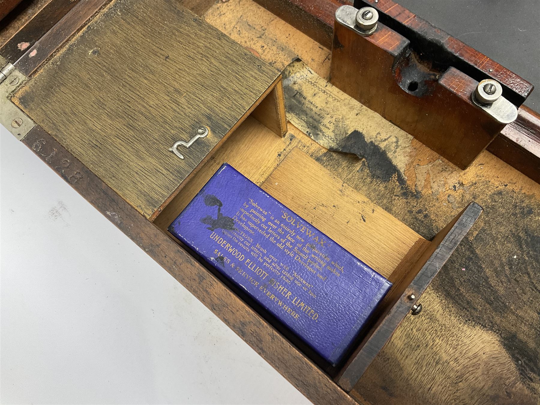 Underwood standard duplicator, in original wooden box, with gilt lettering to cover