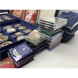 Mostly commemorative coins, including crowns, Queen Elizabeth II 2009 countdown to London 2012 five pound coin on card, 'The 2012 Diamond Jubilee' coin set in card folder, Cook Islands 2013 one dollar commemorating 'Coronation sixty years 1953 2013' etc