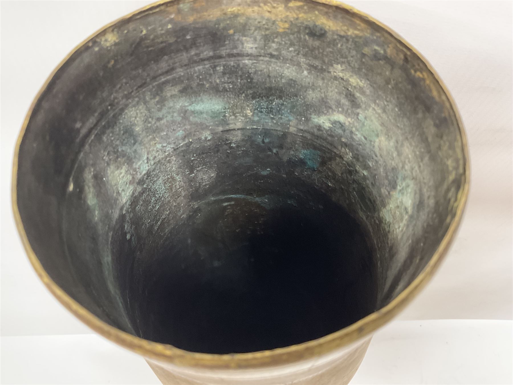 Large brass shell case, H70cm