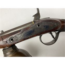 Late 18th/early 19th century Wallis (of Hull) muzzle loading air rifle with medially ribbed copper round ball reservoir, the 86cm (34